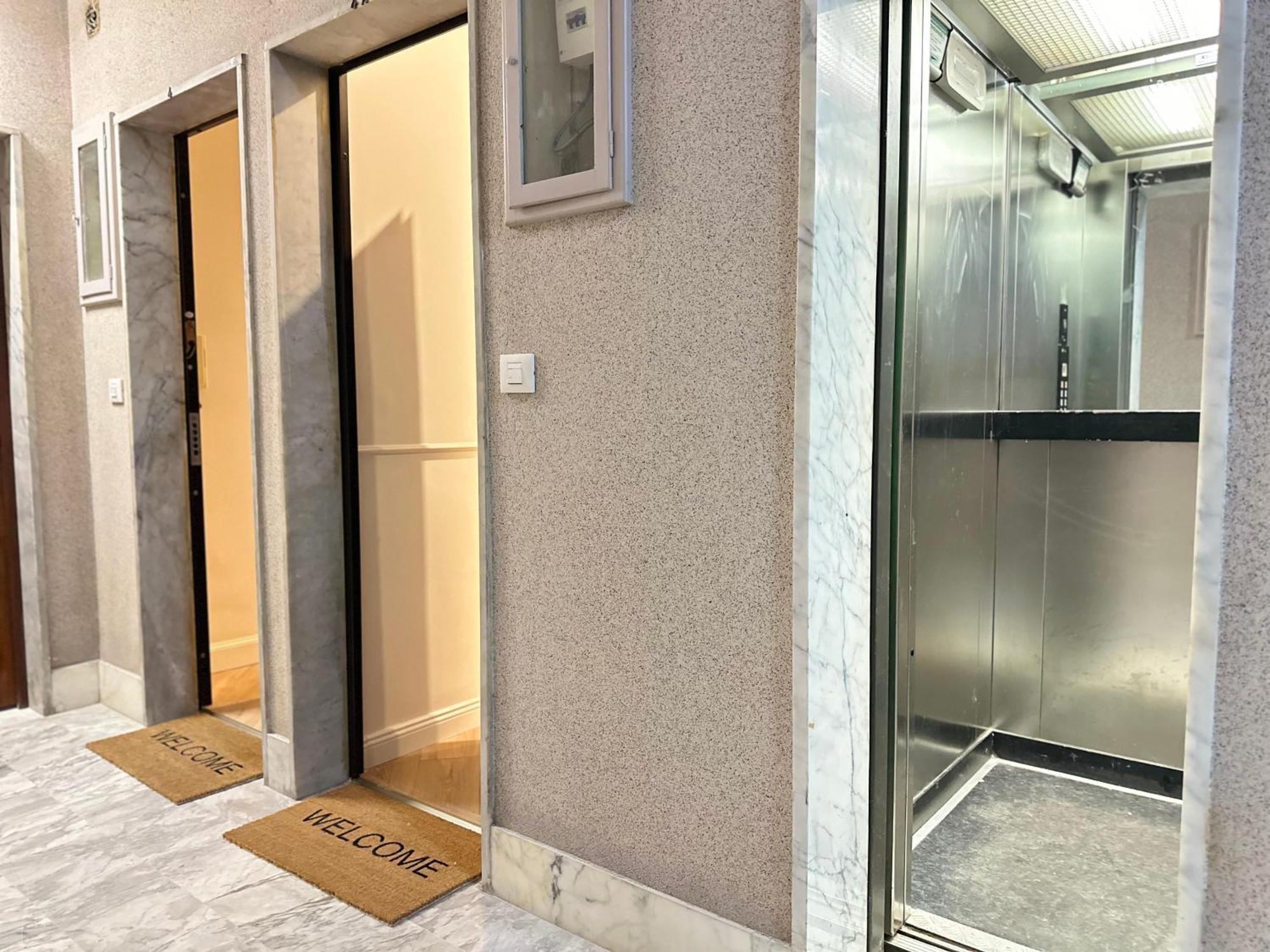 Art N Shelter Apartament Bari Exterior photo